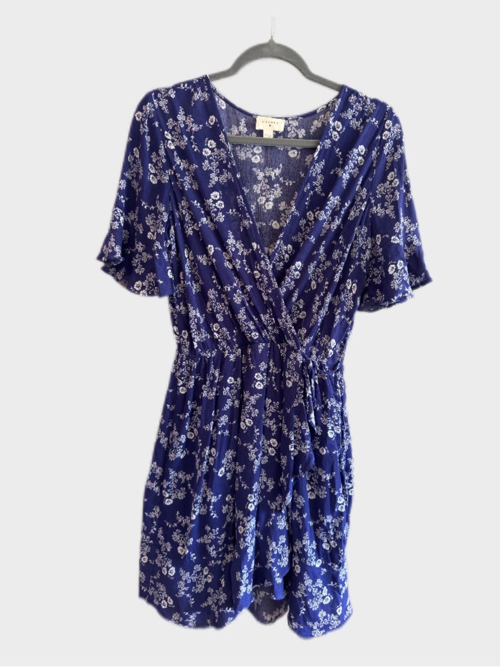 Everly Blue Floral Flutter Sleeve Faux Wrap Mini Dress Size M